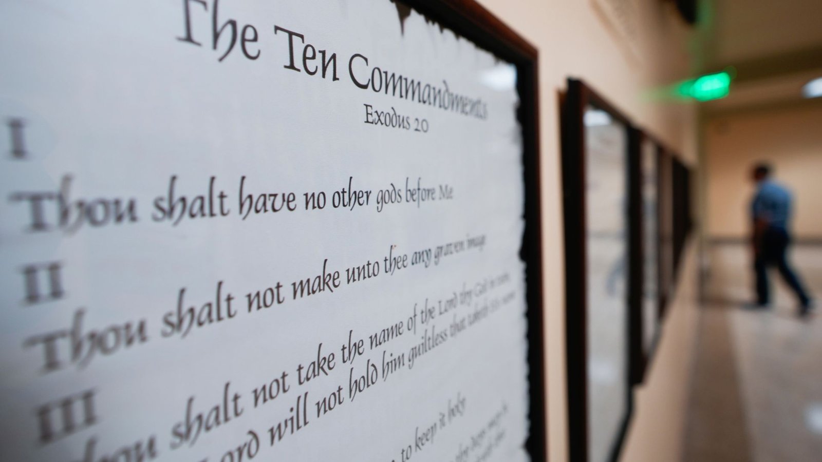 Court approves law requiring Louisiana schools to display Ten Commandments