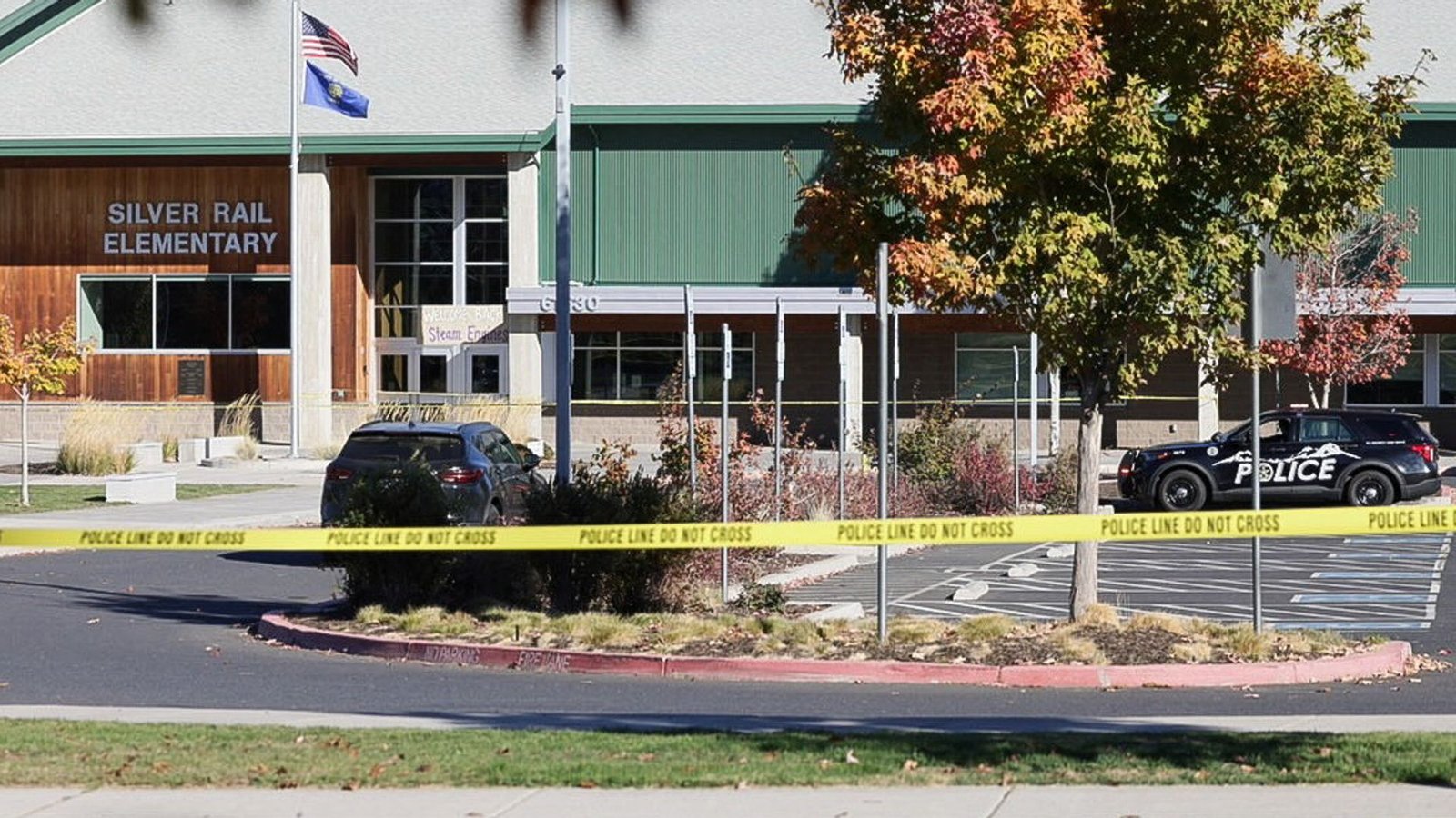 Teacher fought with Oregon gunman before parent shot suspect